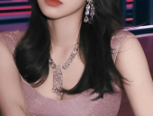 明希小姐姐,闪耀青春，引领时尚潮流