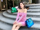 盲人开车小姐姐,小姐姐引领无障碍出行新时代