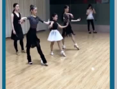 拉丁舞小姐姐的训练方法,舞动身心，魅力四射