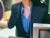 小姐姐去银行,体验现代金融服务的便捷与温馨